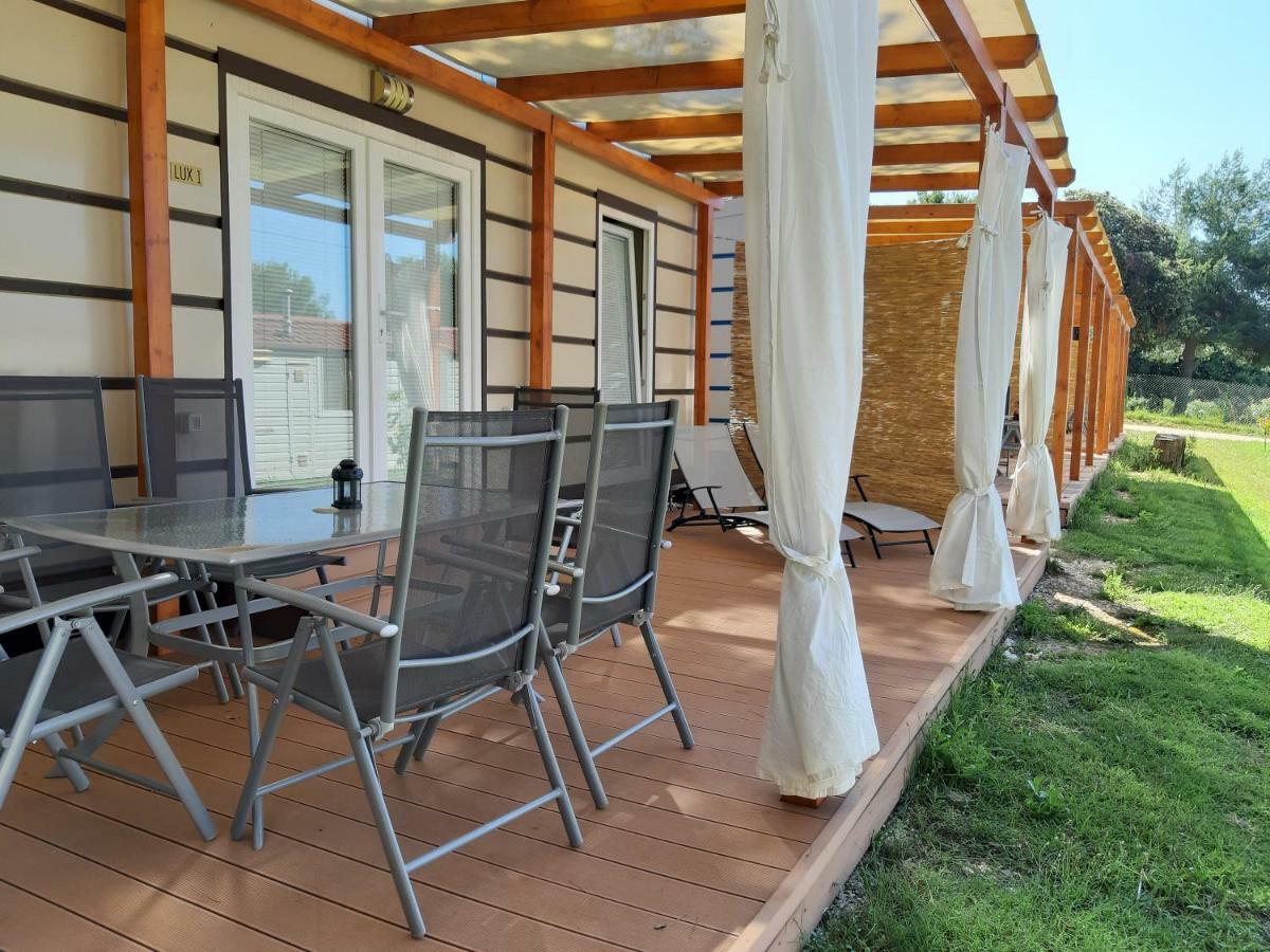 Grand Veles Camp Hotel Banjole Exterior photo